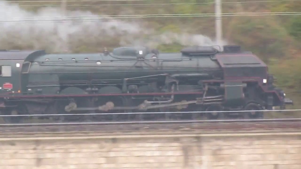 des train qui passent- de la vapeur au TGV - trains divers en automne a Donzere -