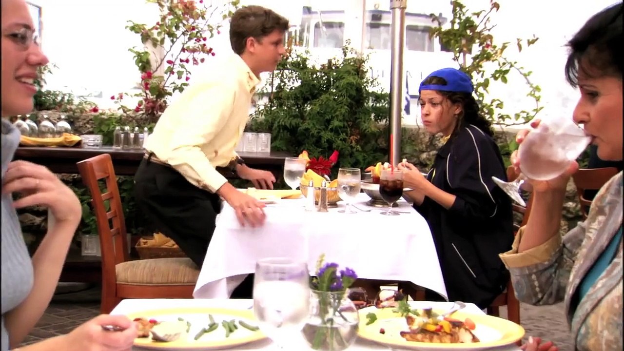 Arrested Development Behind the Scenes Michael Cera as George Michael