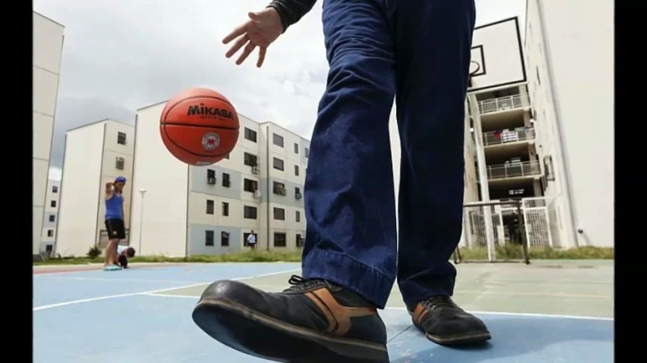 Insolite : cet homme a les plus grands pieds au monde