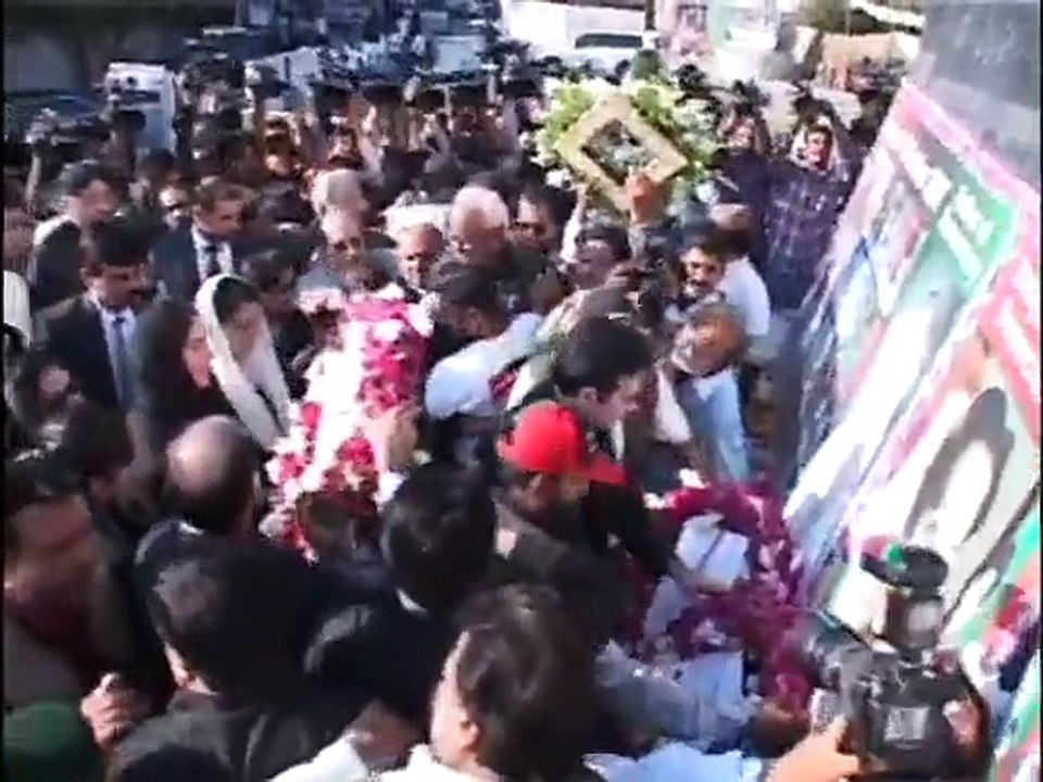 (PPP) chairman Bilawal,Bakhtawar and Aseefa Bhutto Zardari visited the martyrdom site  to pay ho