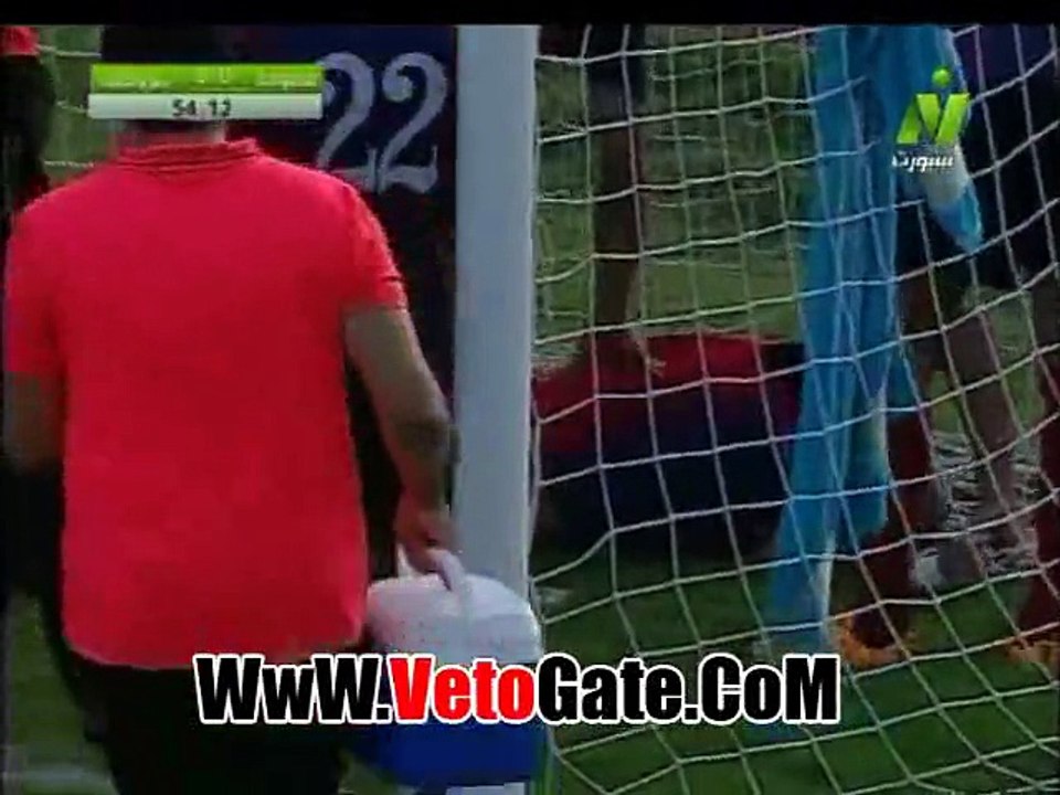 "لاعب بتروجت"ينقذ هدف ويصطدم بالقائم امام سموحه