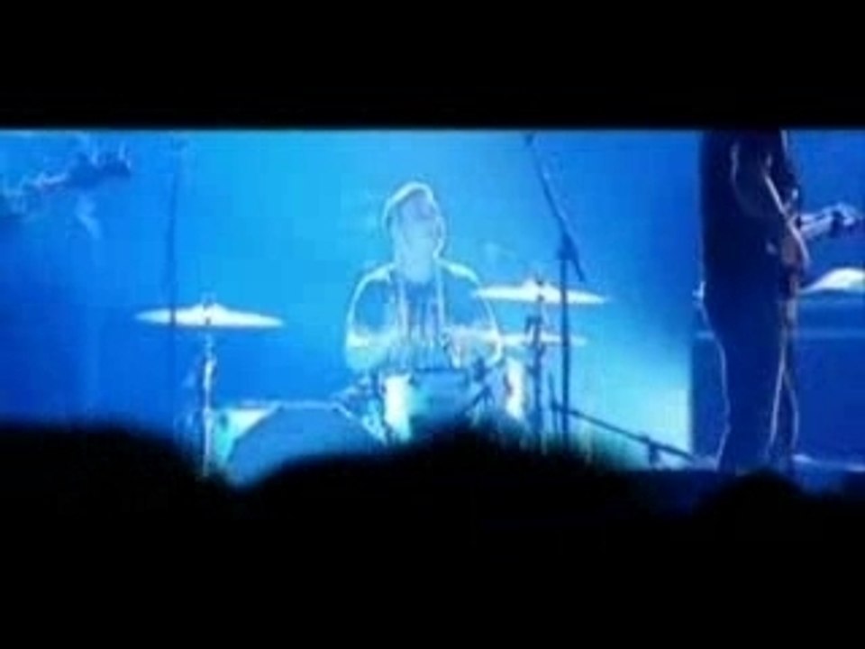 08 Arctic Monkeys-Do me a favour