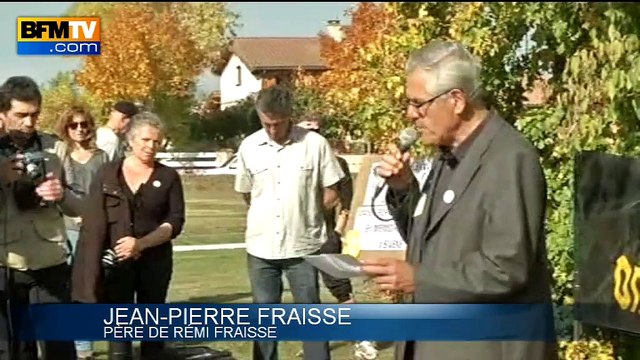 Rémi Fraisse, mort il y a un an: hommage appuyé de centaines de personnes