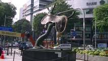 Artworks & Sculptures Display by Opera Gallery / Gallerie Bartoux @ Singapore ION Orchard