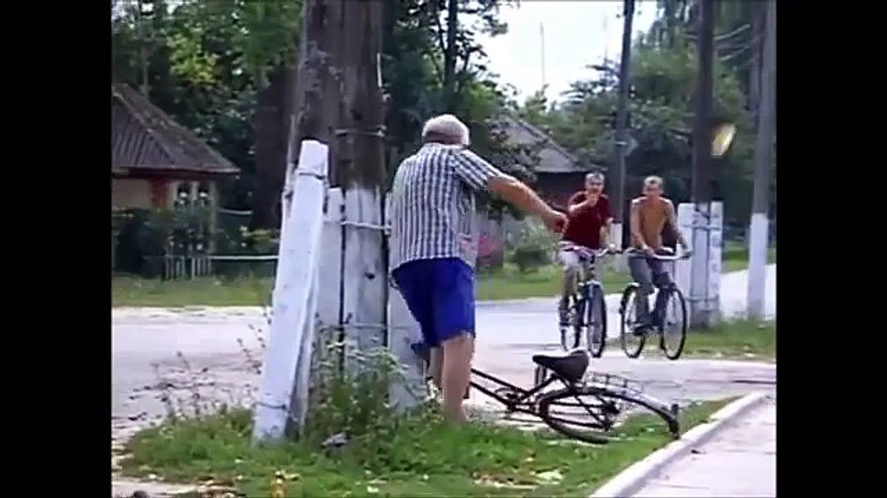 LOL Bikers - Funny Bike Crashes - Fails Stunts Compilation