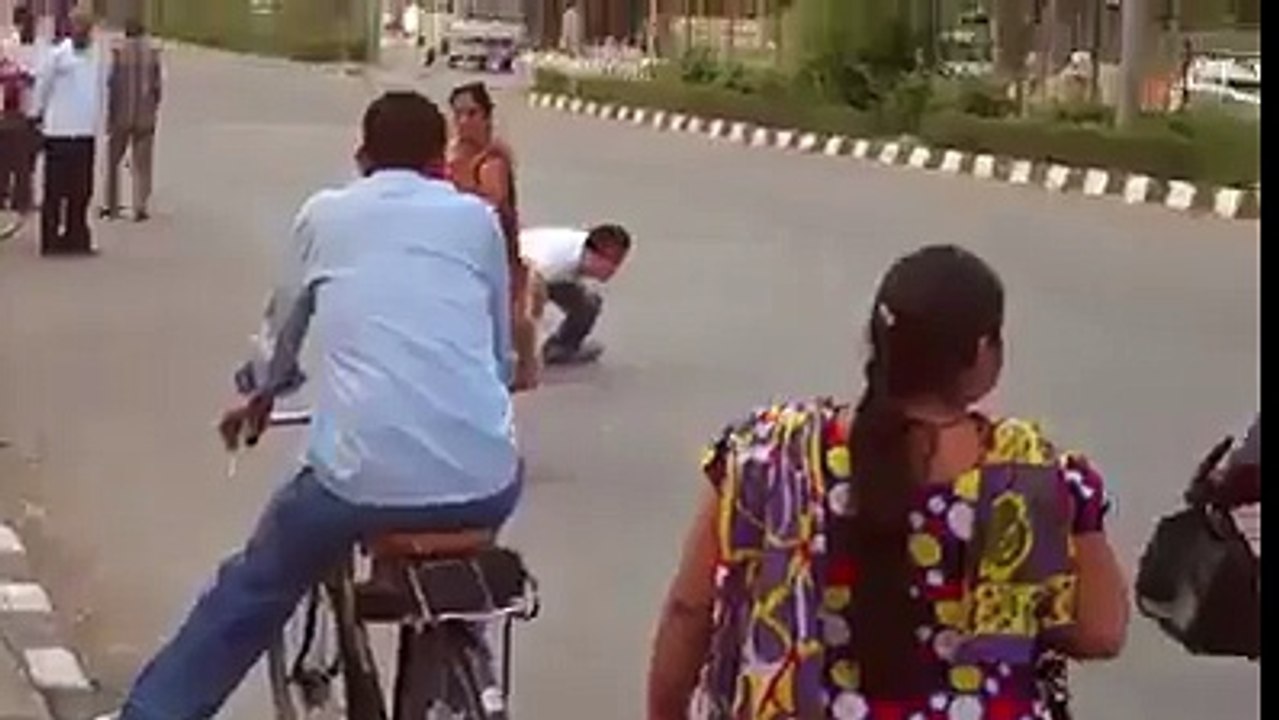 mazhab hoi bhi ho sub insan hy