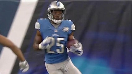 Lions Theo Riddick takes a short pass 31 yards