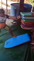 Evde sümüklü böcek besleyen adam - Funny videos - Komik videolar