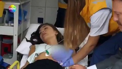 Farah Zeynep Abdullah Öpüşmek Yasak (Kelebeğin Rüyası) - Funny videos - Komik videolar