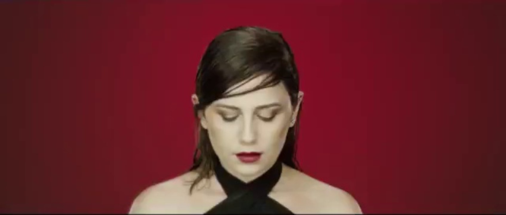 MERVE ÖZBEY - YAŞ HİKAYESİ (Official Video)