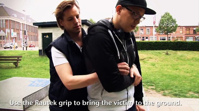 Fainting First Aid - Learn what to do when somebodys fainting in 1 minute