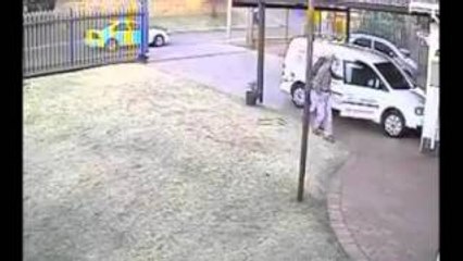 CCTV Footage of Brave man Rescue People From Robers