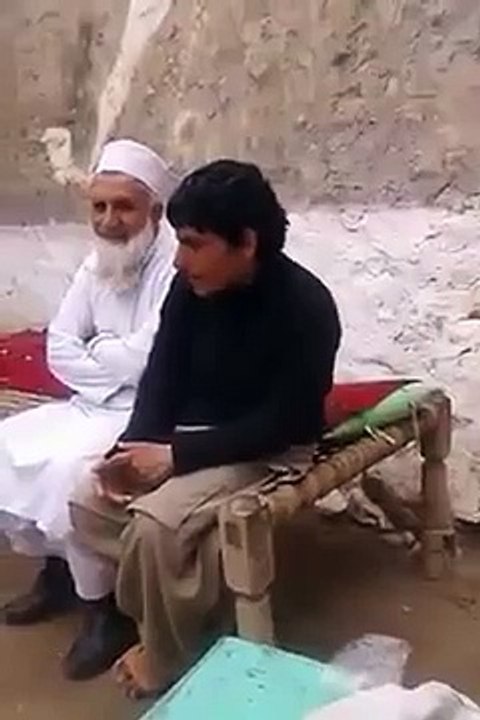 Funny PATHAN singing Pakistan National Anthem