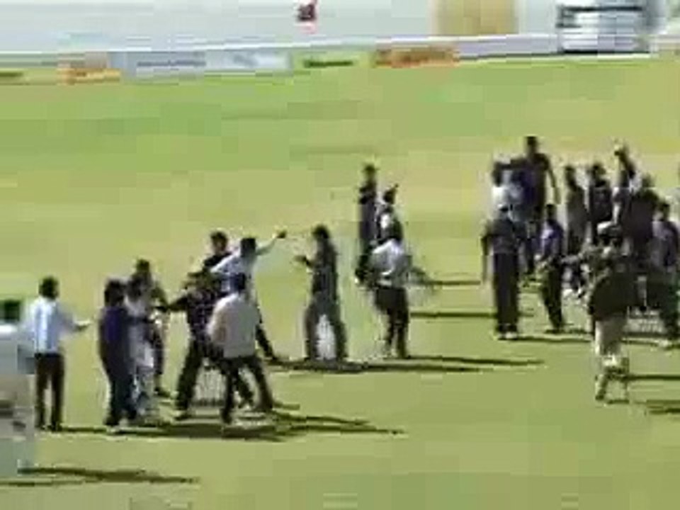 Cricket Fights - 'Unbelievable Attack' Fight in a cricket match in India - Copy (2)