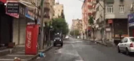 Diyarbakır'da IŞİD operasyonu: İki polis şehit