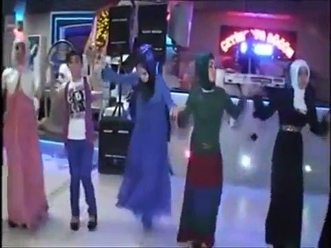 Tersine Giden Halay - Gulizer Zeyno - [ Kürt Halayı ]