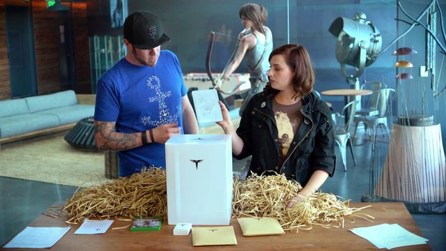 Unboxing Rise of the Tomb Raider Collector’s Edition