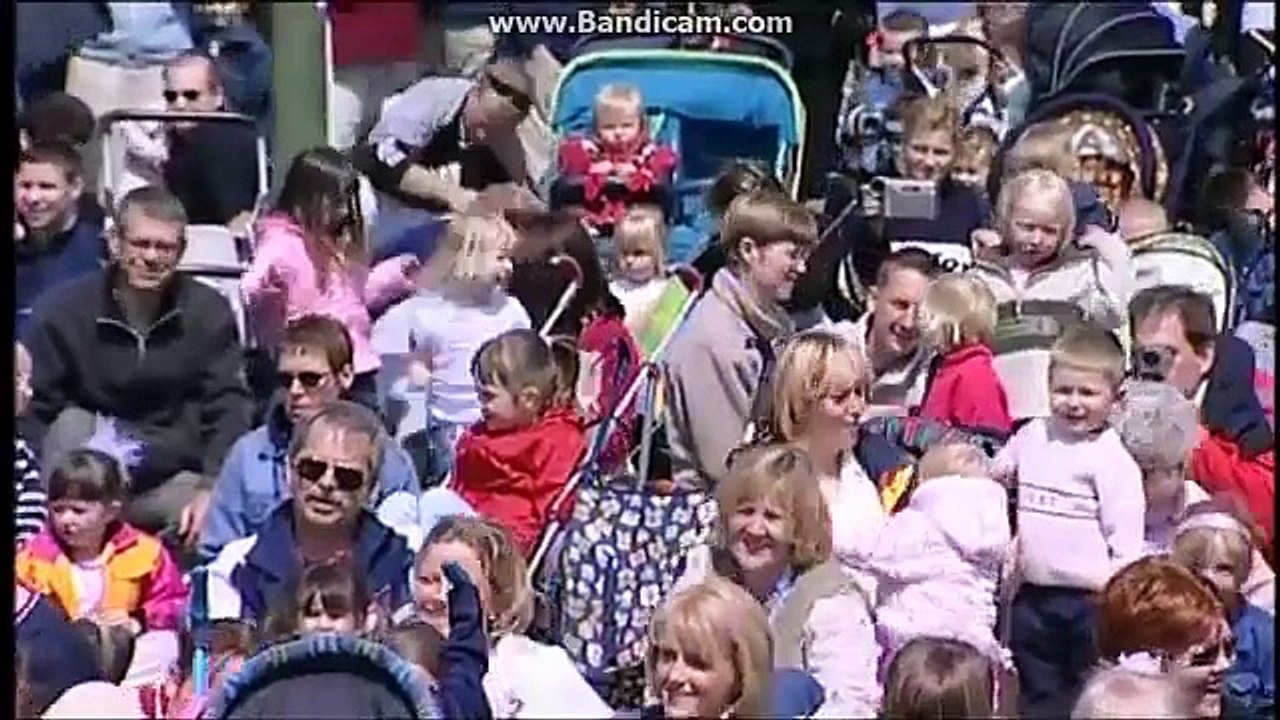 Barneys UK Zoo Tour (2002)