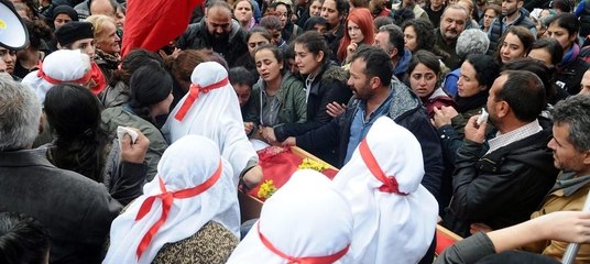Polis kurşunuyla öldürülen Dilek'e veda
