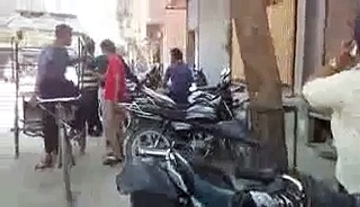 [FOOTAGE] Earthquake in New Delhi l 26 Oct 2015(VIDEO) - Voogler