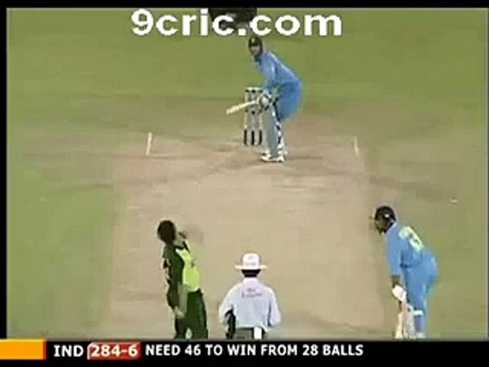 World Fastest Bowler Shoaib Akhtar 4 balls 4 Wickets on hattrick vs India