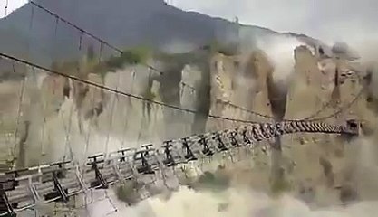 Clear Video From Gilgit Danyore Old Bridge Is Shaking
