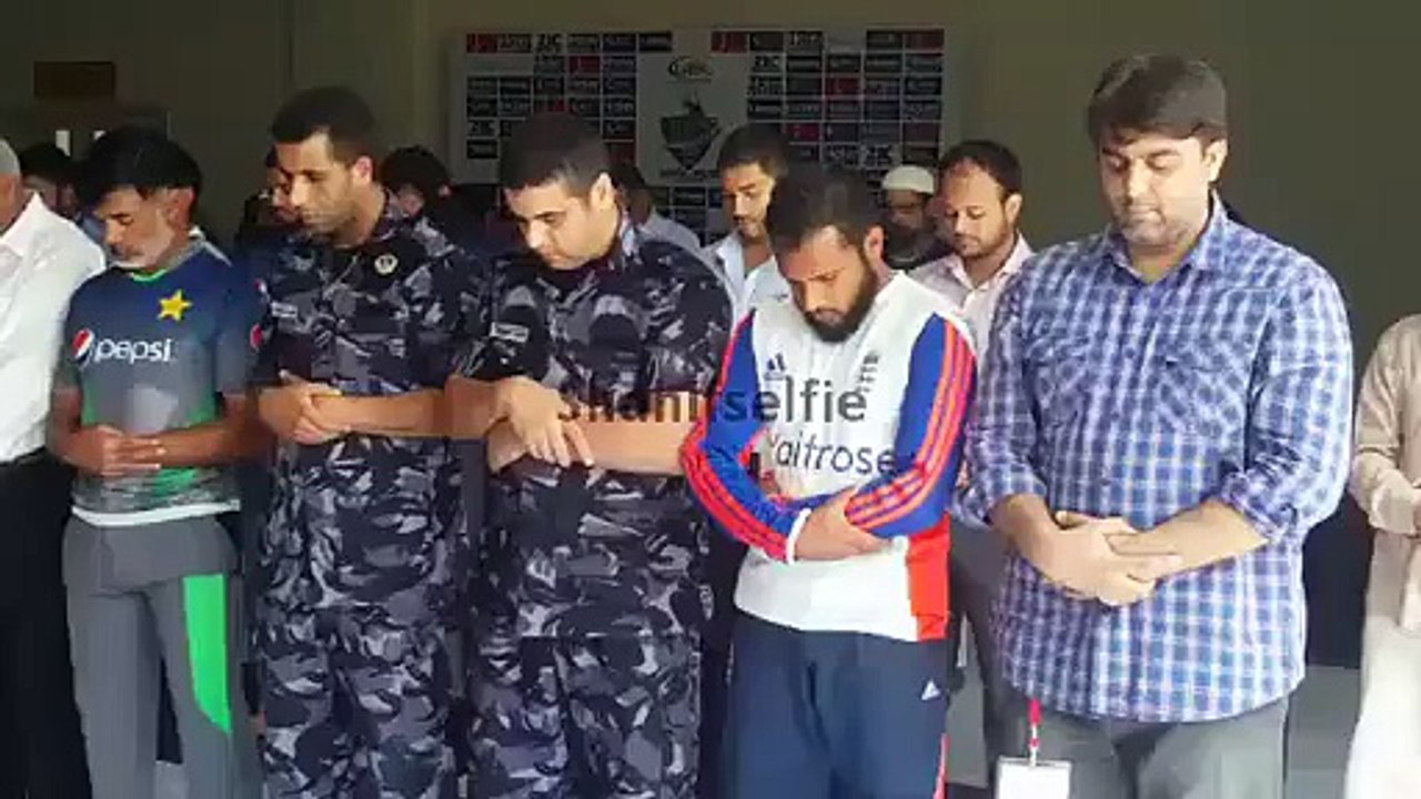 Pakistan & England Players Offering Prayer Together -