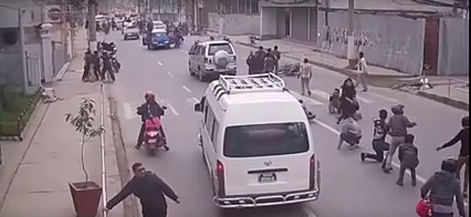 بھارت میں آنے والے 7.5 زلزلے کی خوفناک CCTV فوٹیج دیکھیں اس ویڈیو میں