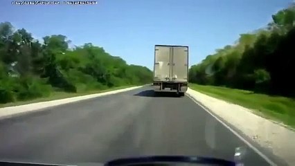 Водитель Фуры КРАСАВЧИК ! ! ! Спас жизнь водителю и пассажир