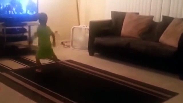 Малыш думал, что его никто не видит Но мама успела это засня