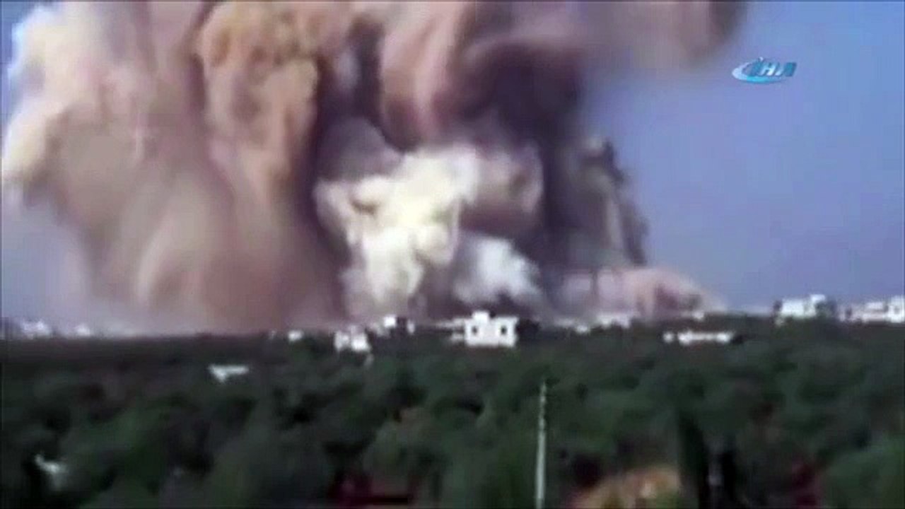 Suriye’de yaşanan bir patlama izleyenleri dehşete düşürdü