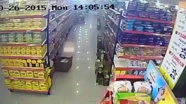 CCTV Live Footage Of Earthquake In Shopping Mall