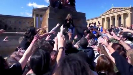 ZOMBIE APOCALYPSE PRANK!!!