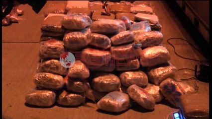 Durrës , Nga Bushati në Milano, kapet trajleri me 700 kg drogë, ishte fshehur në mes të druve