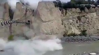 Clear Video From Gilgit Danyore Old Bridge Is Shaking
