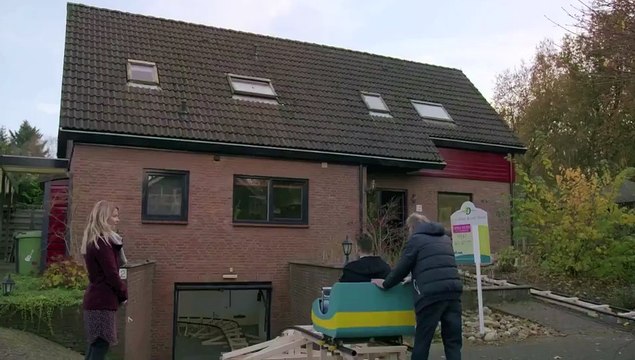 This dutch guy is selling his house, and builds a roller coaster to show people around!