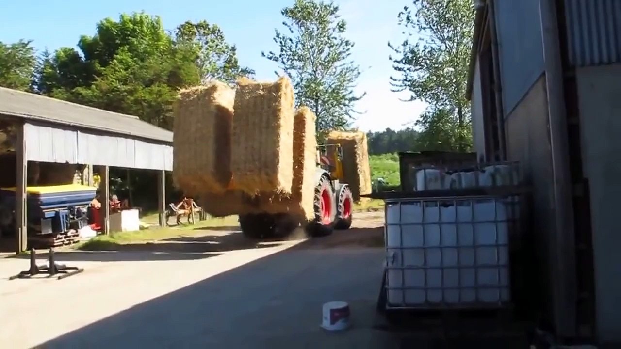 Fendt Big Square Bale Stacker