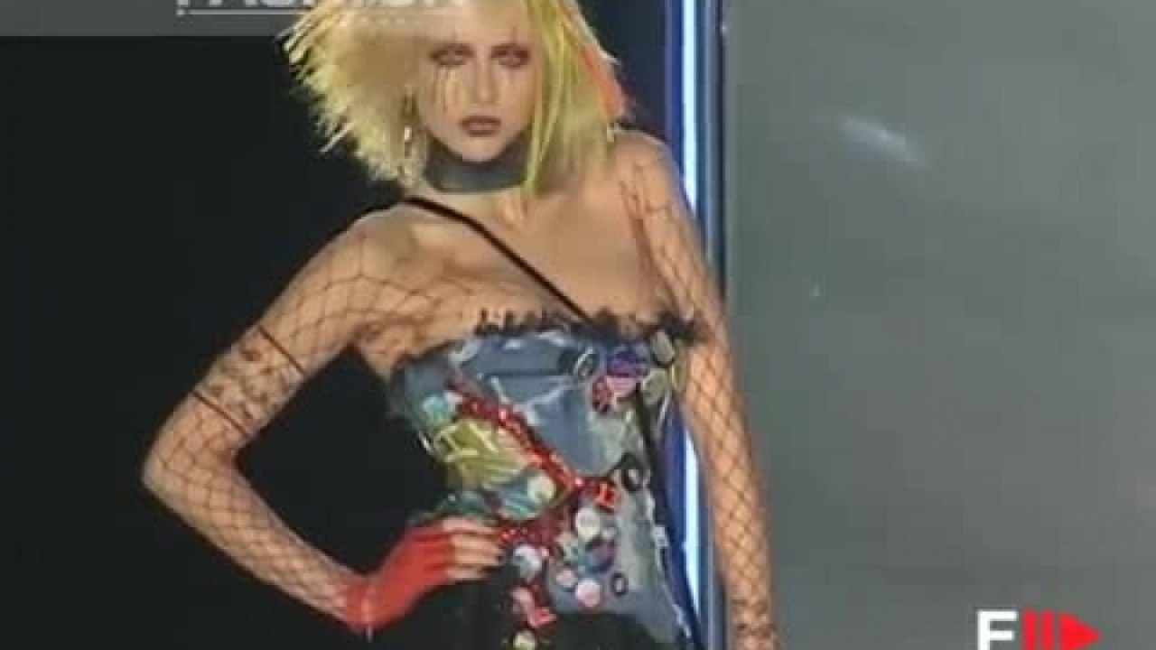 CHRISTIAN DIOR Spring Summer 2001 Paris 3 of 4 Haute Couture by Fashion Channel