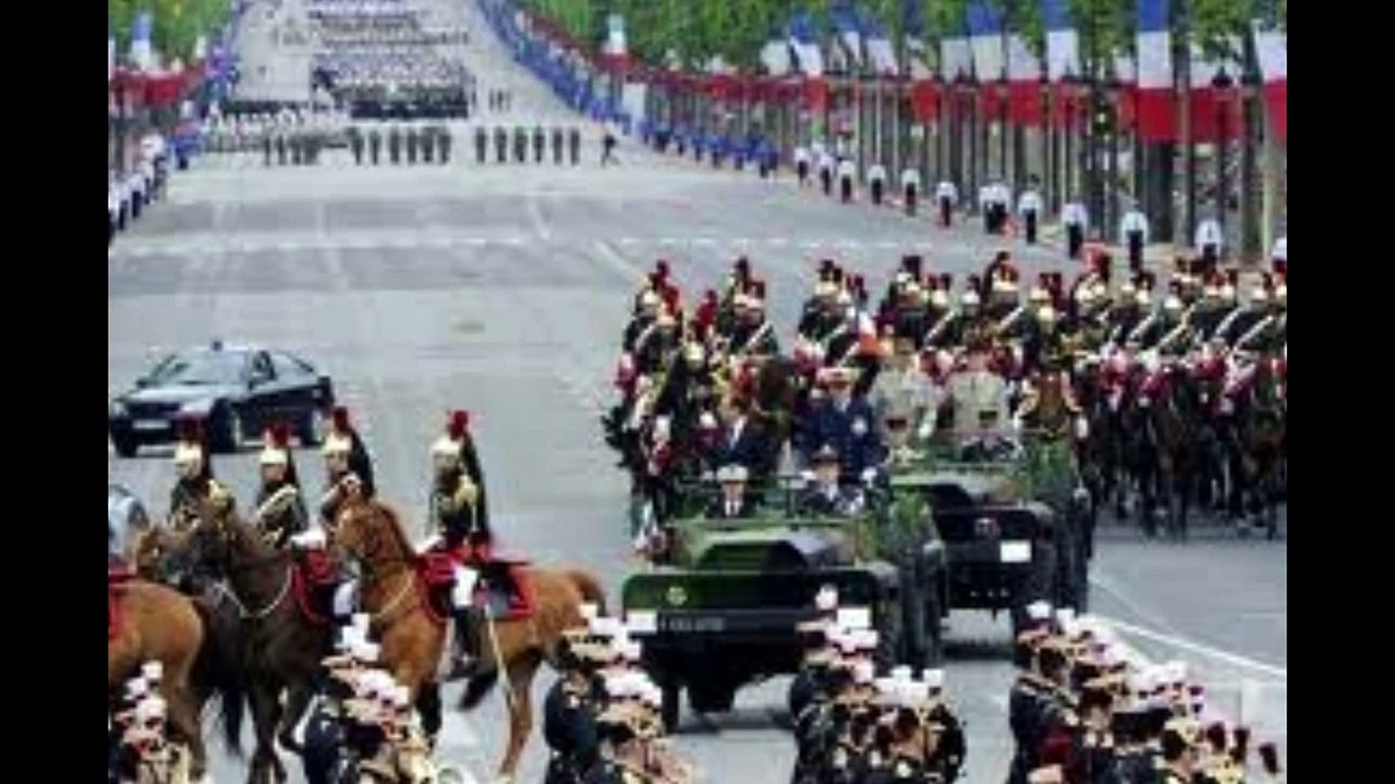 ---KOMRAD - La France suce les USA....