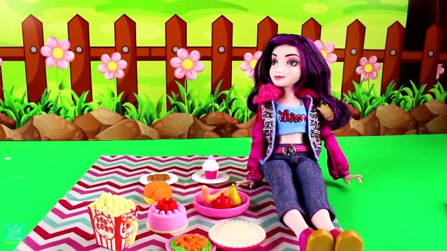 Descendants Ben Kidnapped by Evil Ben! With Wicked World Mal & Evie, Frozen Elsa, Malefice