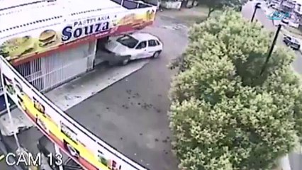 Şanslı köpek son anda kurtuldu