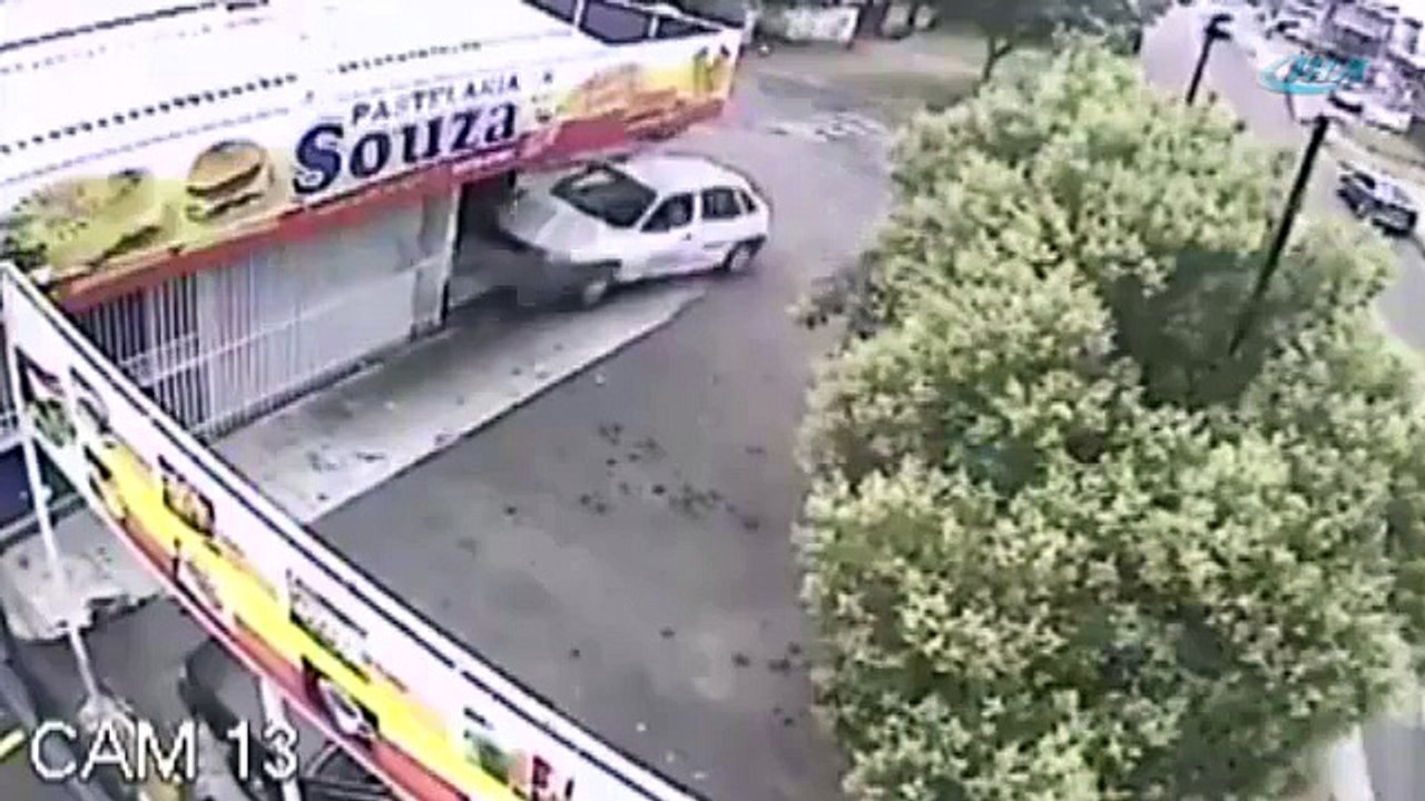Şanslı köpek son anda kurtuldu