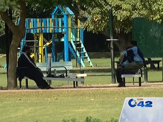 Rain turns weather cold in Lahore