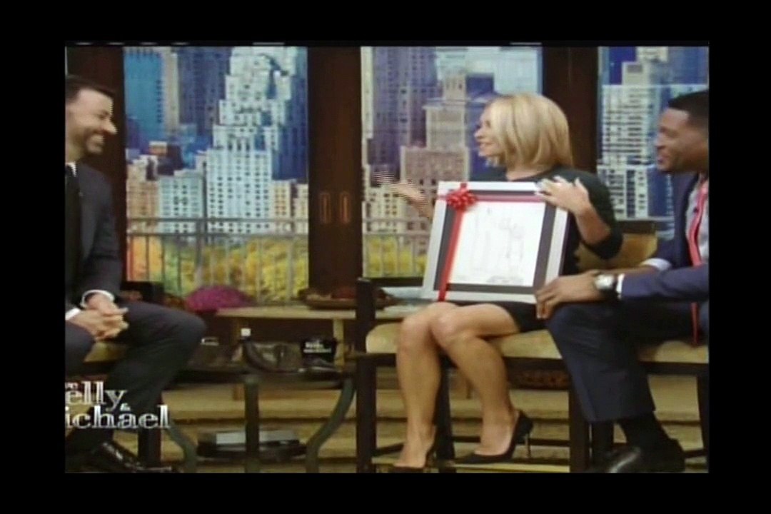 Kelly Ripa Sexy Legs 10-19-15