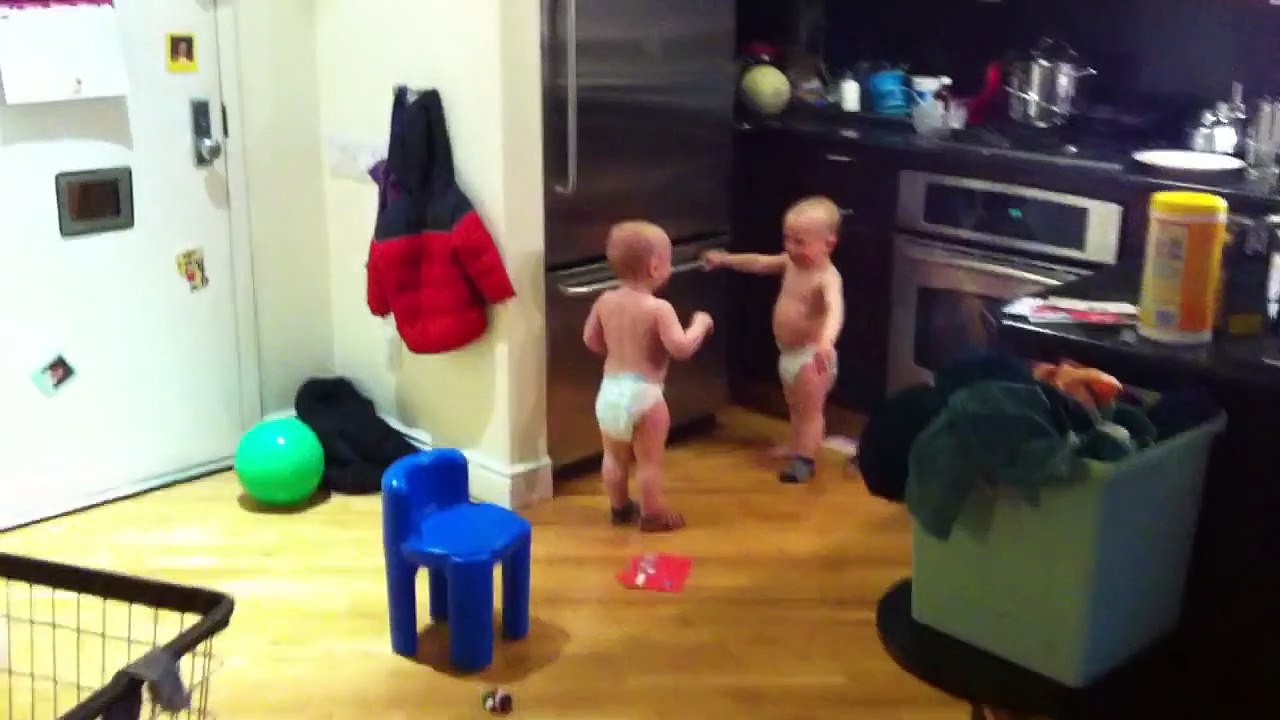 Talking-Twin-Babies