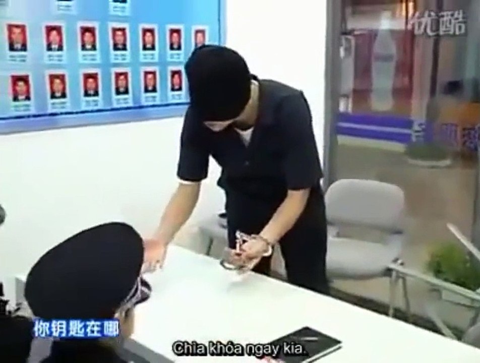 Funny baby cảnh sát như này thì tội phạm cũng cười mà chết