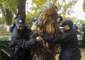 L'interpellation musclée de Chewbacca en Ukraine
