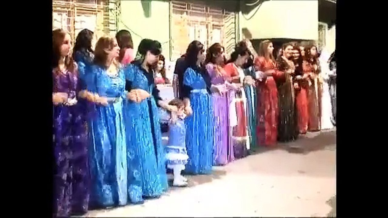 Li Kolane Govend - Sokakta Halay - [ Kürt Halayı ]