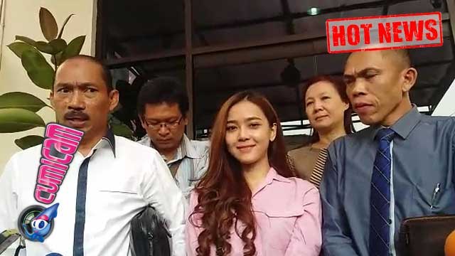 Rere Regina Laporkan Charly Atas Tindak Kekerasan - Cumicam 27 Oktober 2015