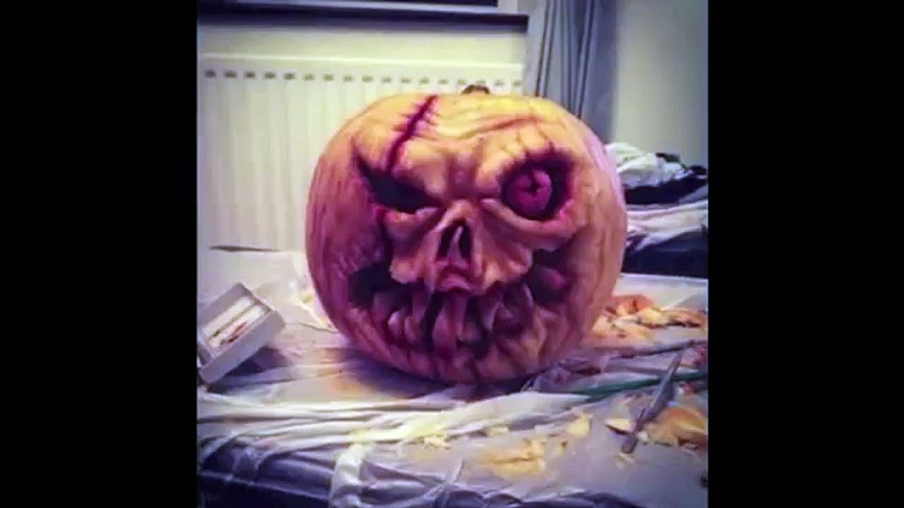 "THE RAVEN" by Edgar Allan Poe A Reading From Graphic Description